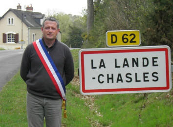 http://cvjcrouxel.free.fr/photo_gallery/jc_maire_042014.JPG